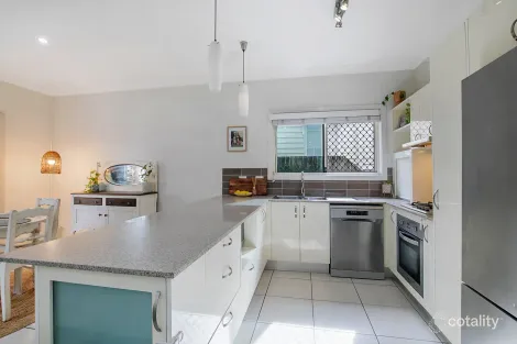 Property photo of 2/104 Ridge Street Northgate QLD 4013