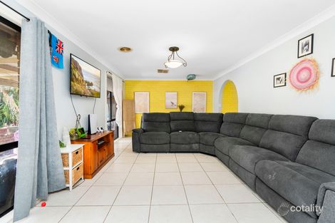 Property photo of 22 Dalman Parkway Glenfield Park NSW 2650
