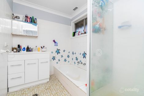 Property photo of 22 Dalman Parkway Glenfield Park NSW 2650