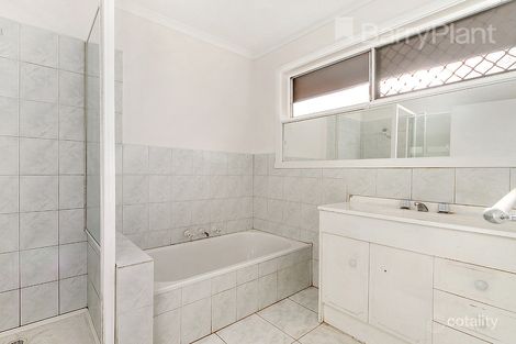 Property photo of 37 Harmon Avenue St Albans VIC 3021