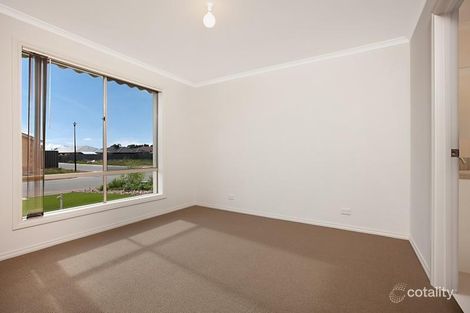 Property photo of 8 Vitorio Road Munno Para West SA 5115