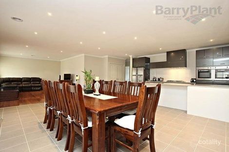 Property photo of 18 Woodend Avenue Eynesbury VIC 3338