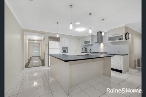 Property photo of 102 Cherryhills Drive Cranbourne VIC 3977