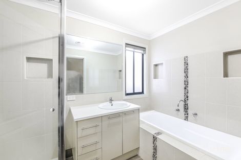Property photo of 10 Sandover Drive Roxburgh Park VIC 3064