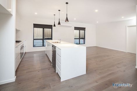 Property photo of 11 Aramon Way Berwick VIC 3806