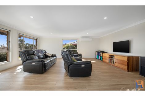 Property photo of 1 Amber Close Armidale NSW 2350