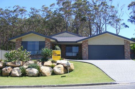 Property photo of 18 Steve Eagleton Drive South West Rocks NSW 2431