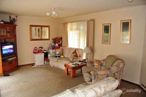 Property photo of 14 Laurel Crescent Carrum Downs VIC 3201