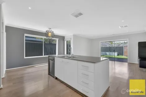 Property photo of 27 Hollywood Avenue Point Cook VIC 3030