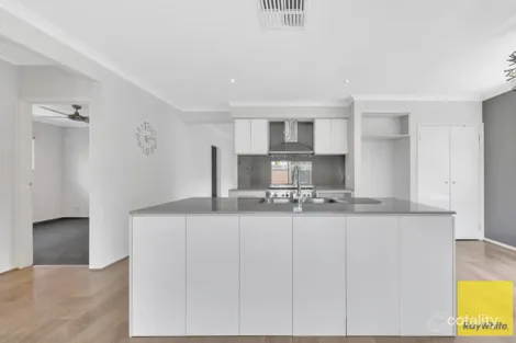 Property photo of 27 Hollywood Avenue Point Cook VIC 3030