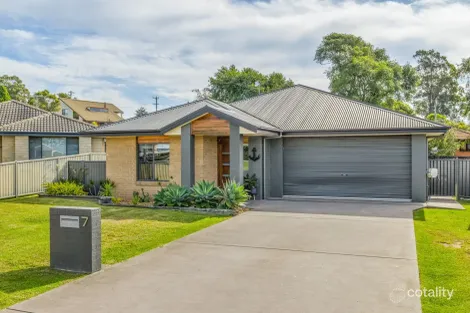 7 Dolphin Cres, Eden, NSW 2551