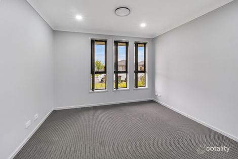 Property photo of 31 Mooney Street Spring Farm NSW 2570