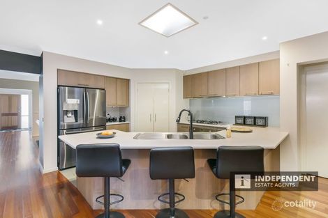 Property photo of 21 Bronson Circuit Cranbourne North VIC 3977