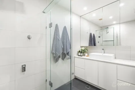 Property photo of 12/2 Maddock Street Windsor VIC 3181