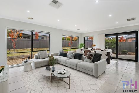 Property photo of 8 Wallaroo Avenue Strathfieldsaye VIC 3551