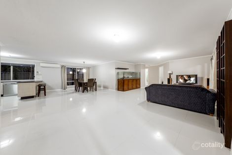 Property photo of 15 Cardiff Grove Cranbourne East VIC 3977