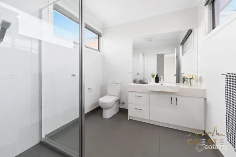 Property photo of 15 Walker Court St Albans VIC 3021