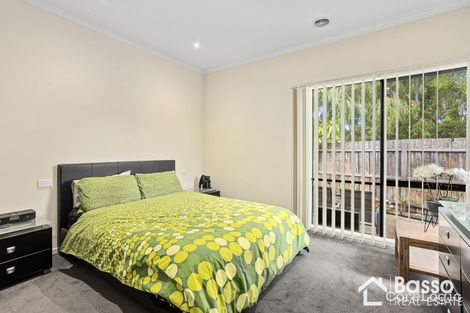 Property photo of 4/15 Cairns Avenue Rosebud VIC 3939