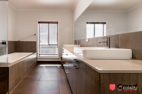 Property photo of 36 Glenrose Boulevard Clyde North VIC 3978