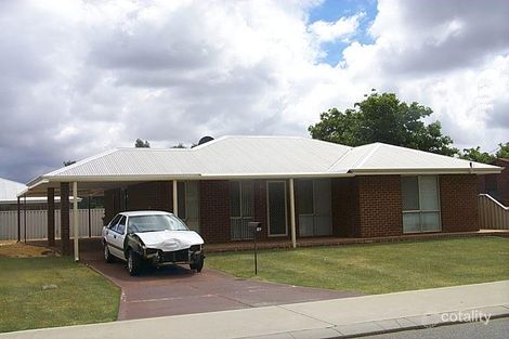 25 Myola Rd, Kenwick, WA 6107