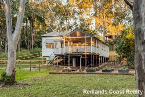 Property photo of 180 Lucas Drive Lamb Island QLD 4184