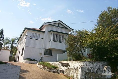 52 Newcastle St, Fairfield, QLD 4103