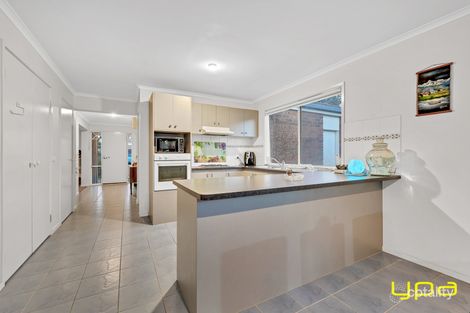 Property photo of 4 Liverpool Circuit Craigieburn VIC 3064