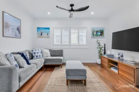 Property photo of 38 Gondola Road North Narrabeen NSW 2101