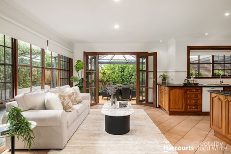 Property photo of 2 Wilton Crescent Wheelers Hill VIC 3150