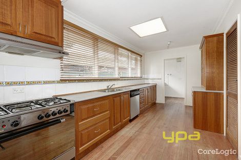 Property photo of 10 Sunrise Place Wyndham Vale VIC 3024