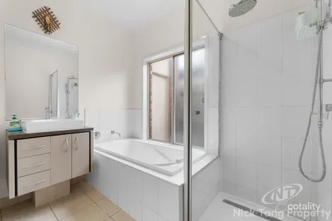 Property photo of 11 Broadleaf Drive Epping VIC 3076