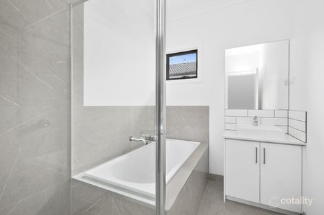 Property photo of 3 Myna Way Armstrong Creek VIC 3217