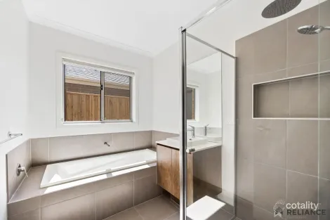 Property photo of 14 Stakes Road Mickleham VIC 3064