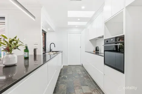 Property photo of 5 Hakea Court St Clair NSW 2759