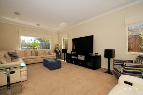 Property photo of 140 Lake View Boulevard Keysborough VIC 3173