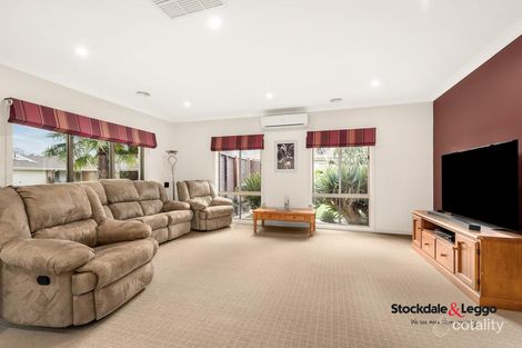 Property photo of 4 Iris Place Pakenham VIC 3810