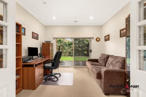 Property photo of 4 Iris Place Pakenham VIC 3810