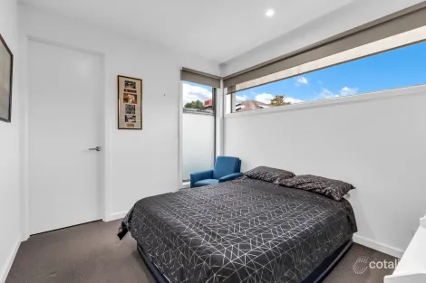 Property photo of 2/86 Lochiel Avenue Edithvale VIC 3196