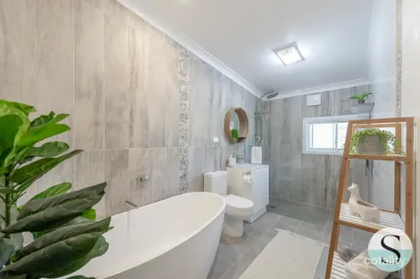Property photo of 42 Gordon Avenue Summerland Point NSW 2259