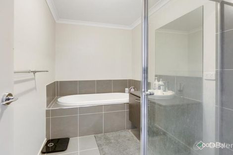 Property photo of 2 Garden Grove Skye VIC 3977