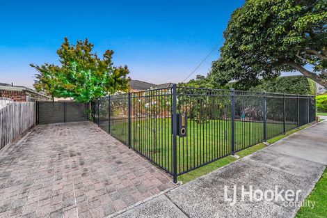 Property photo of 24 Winnima Avenue Hampton Park VIC 3976