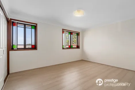 Property photo of 8 Cressbrook Drive Wattle Grove NSW 2173