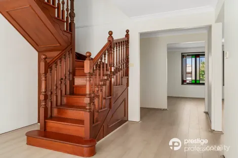 Property photo of 8 Cressbrook Drive Wattle Grove NSW 2173