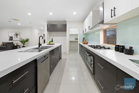 Property photo of 30 Lawson Way Caroline Springs VIC 3023