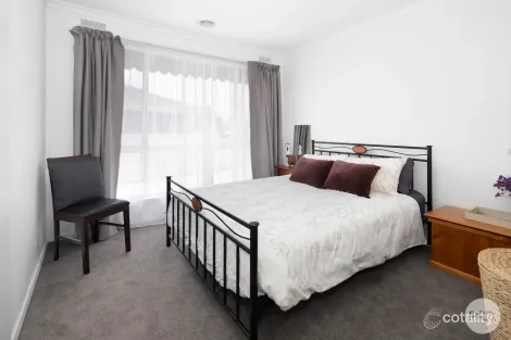 Property photo of 46 Webbcona Parade Wendouree VIC 3355