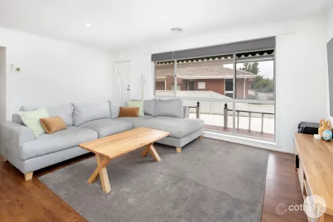 Property photo of 46 Webbcona Parade Wendouree VIC 3355