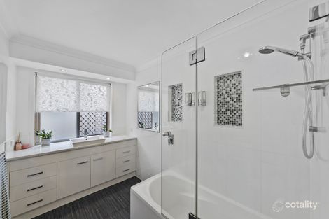 Property photo of 18 Wallace Street Flinders View QLD 4305