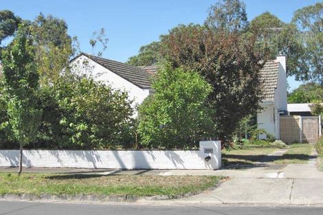 26 Bennett Pde, Kew East, VIC 3102