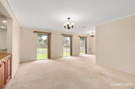 Property photo of 30 Coventry Crescent Mill Park VIC 3082