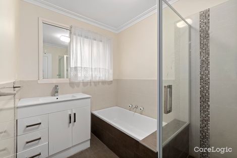 Property photo of 30 Coventry Crescent Mill Park VIC 3082